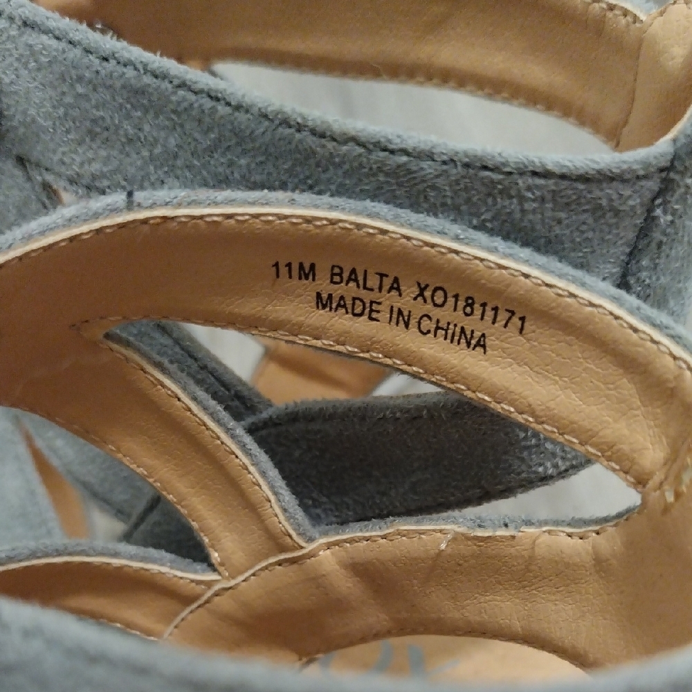 XOXO Balta Gray Strappy Heels - Picture 4 of 17